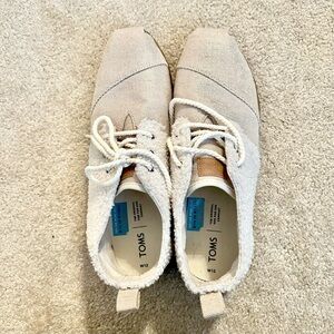 Tom’s Bota Gold and Ivory Fur Shearling Lace up Bootie Women’s Size 12